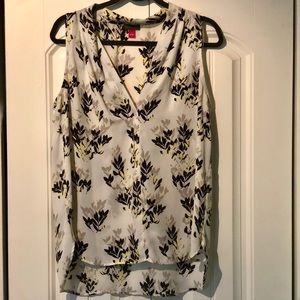 Sleeveless v-neck Vince Camino blouse